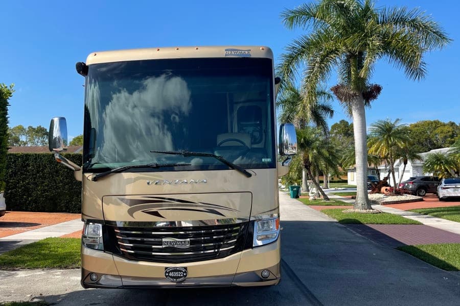 2016 Newmar Ventana Class A RV rental for the Florida Keys, exterior
