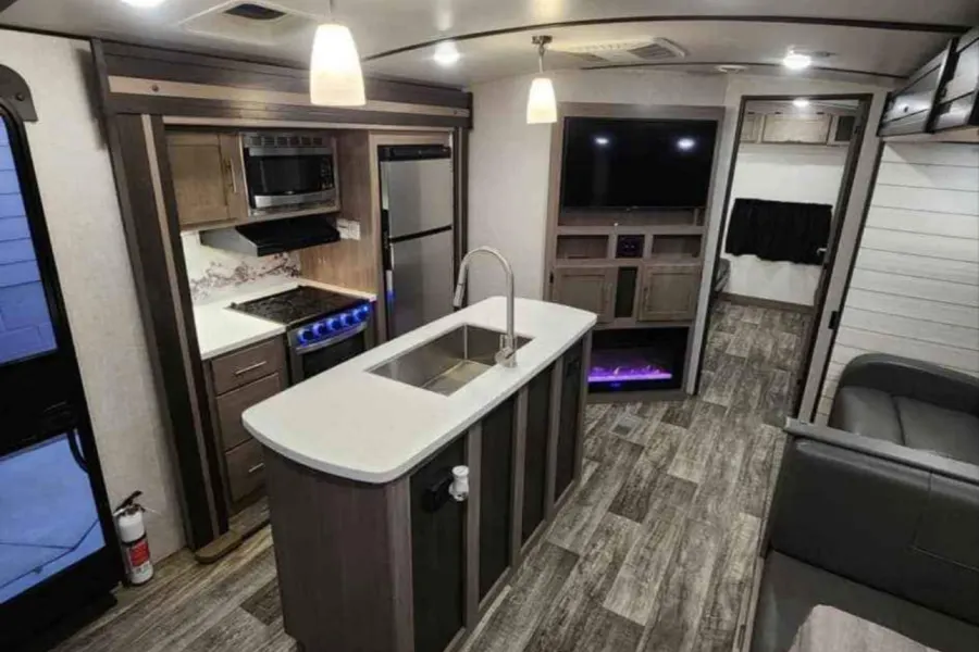 "YHOW" MEET SUNSET, OUR LUX 2 BEDROOM 2 BATH RV Travel Trailer RV rental for the Florida Keys, exterior