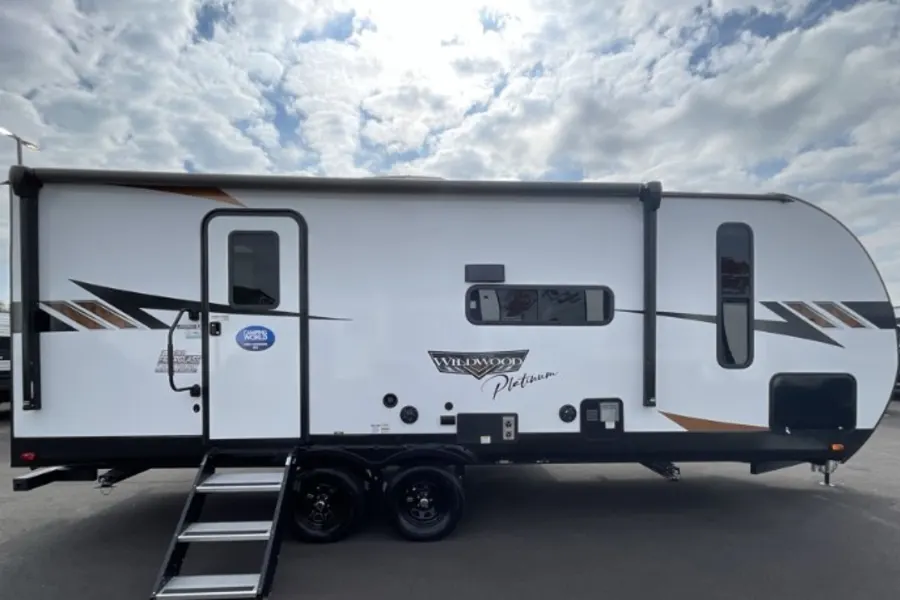 WANDERWHEELS RV ON THE ROAD Travel Trailer RV rental for the Florida Keys, exterior