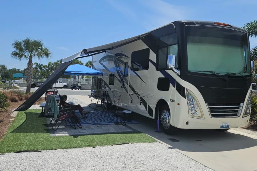 2023 Thor Windsport 34J Class A RV rental for the Florida Keys, exterior