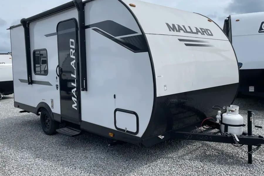 Family -friendly 2025 Mallard travel Trailer . Sleeps5- easy to tow Travel Trailer RV rental for the Florida Keys, exterior